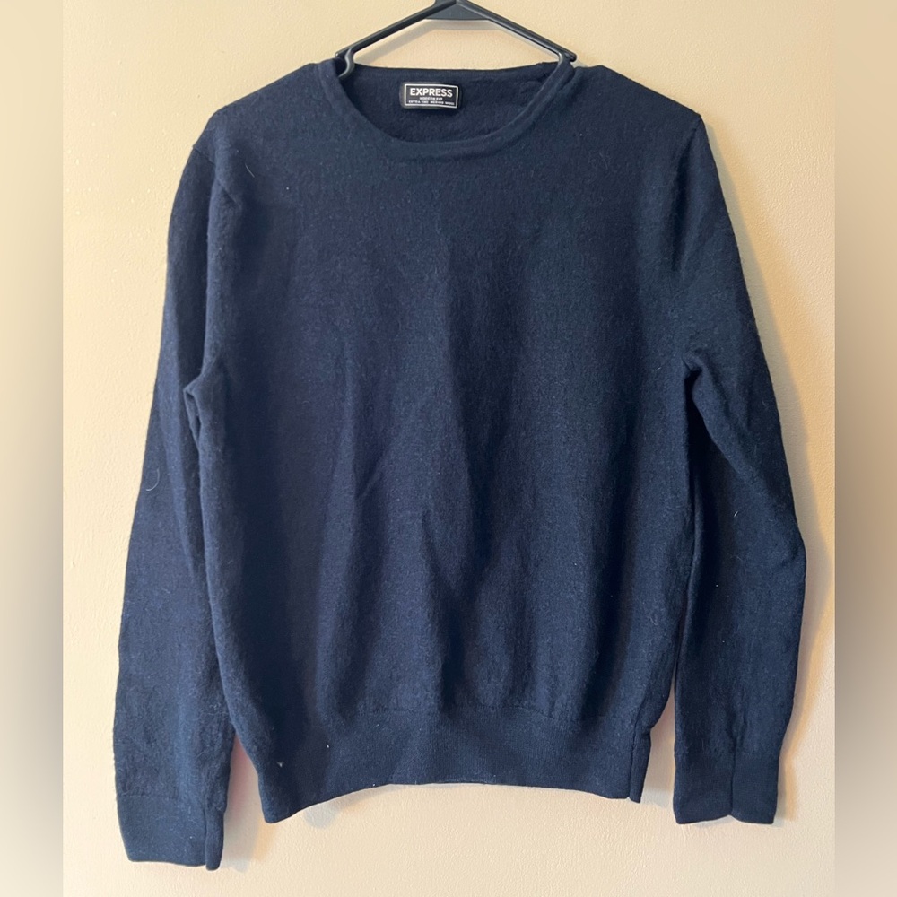 Express 💯 fine Merino wool crew neck sweater. Sz M